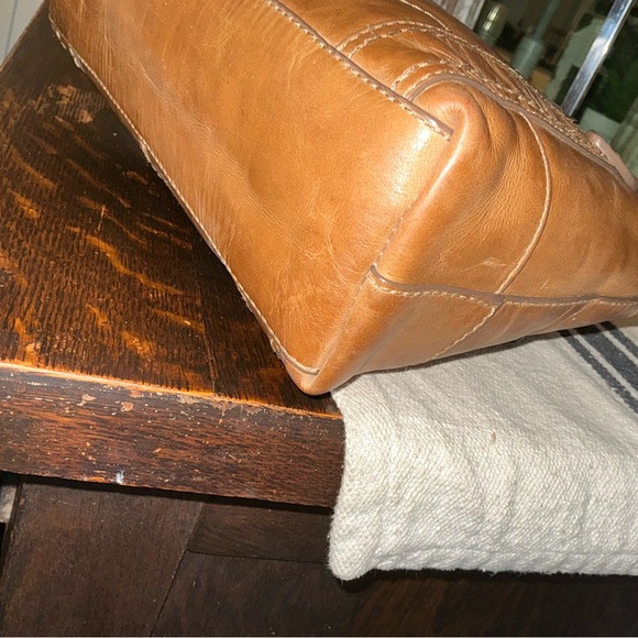 NWOT Frye Melissa Leather Medium Crossbody Satchel Beige Brown Retail $328 - Picture 11 of 13